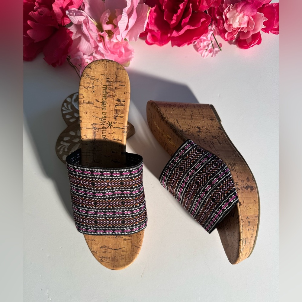 Musse & Cloud Black and Pink Wedge Shoes